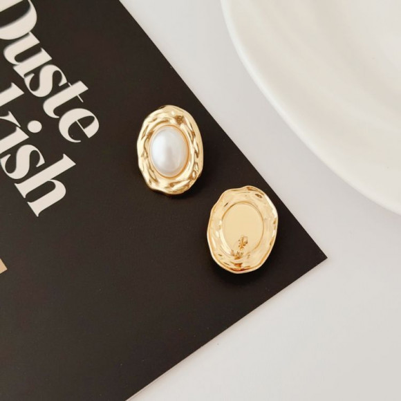 Серьги гвоздики из стали кулон жемчуг с напылением золотом J11489CJJ Серьги гвоздики из стали кулон жемчуг с напылением золотом J11489CJJ