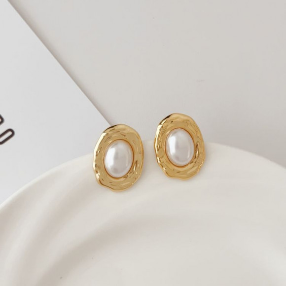 Серьги гвоздики из стали кулон жемчуг с напылением золотом J11489CJJ Серьги гвоздики из стали кулон жемчуг с напылением золотом J11489CJJ