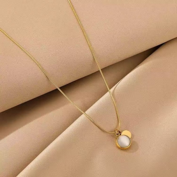 Колье медицинская сталь с напылением золотом J10507CJJ Колье медицинская сталь с напылением золотом J10507CJJ