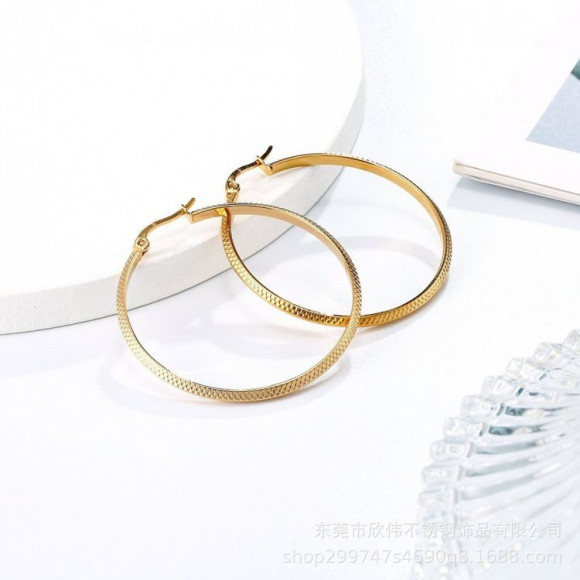 Большие классические серьги-кольца конго с глянцевым блеском J10371(CJJ) Большие классические серьги-кольца конго с глянцевым блеском J10371(CJJ)