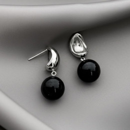 Длинные серебряные серьги с черным жемчугом и полумесяцами 1J11583CJJ Длинные серебряные серьги с черным жемчугом и полумесяцами 1J11583CJJ