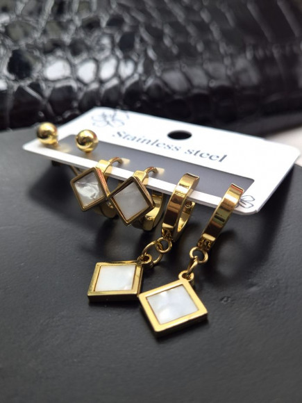Набор золотистых стальных серег с квадратными подвесками и белой эмалью 1J11491СJJ