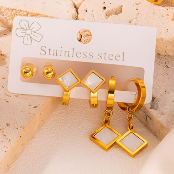 Набор золотистых стальных серег с квадратными подвесками и белой эмалью 1J11491СJJ