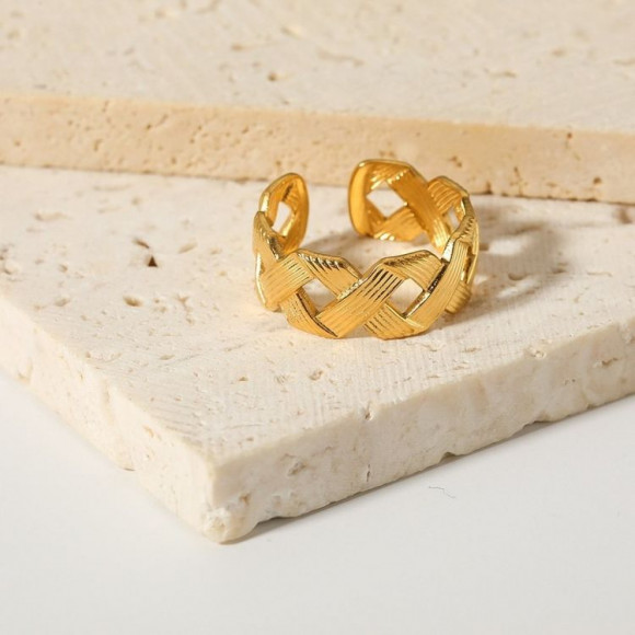 Разомкнутое кольцо с плетеным узлом в золоте J11167CJJ