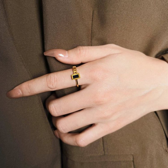 Кольцо медицинская сталь с напылением золотом J11169CJJ Кольцо медицинская сталь с напылением золотом J11169CJJ