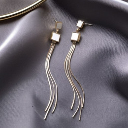 Золотистые серьги-цепочки с кубами J10421CJJ Золотистые серьги-цепочки с кубами J10421CJJ