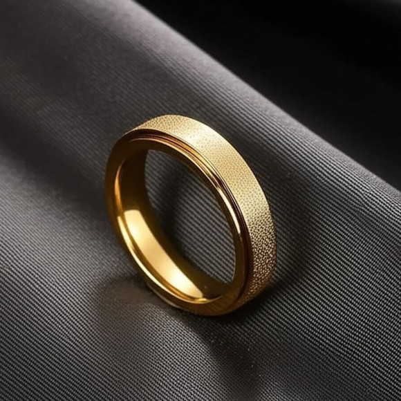 Широкое золотистое обручальное кольцо с матовым центром J10167CJJ