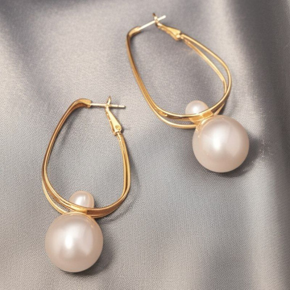 Серьги-петли с крупными жемчужными подвесками в современном стиле 1J11810CJJ Серьги-петли с крупными жемчужными подвесками в современном стиле 1J11810CJJ