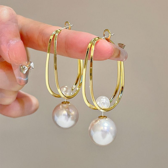 Серьги-петли с крупными жемчужными подвесками в современном стиле 1J11810CJJ Серьги-петли с крупными жемчужными подвесками в современном стиле 1J11810CJJ