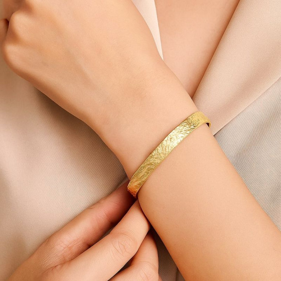 Браслет жёсткий титановая сталь напыление золотом 1J12204CJJ