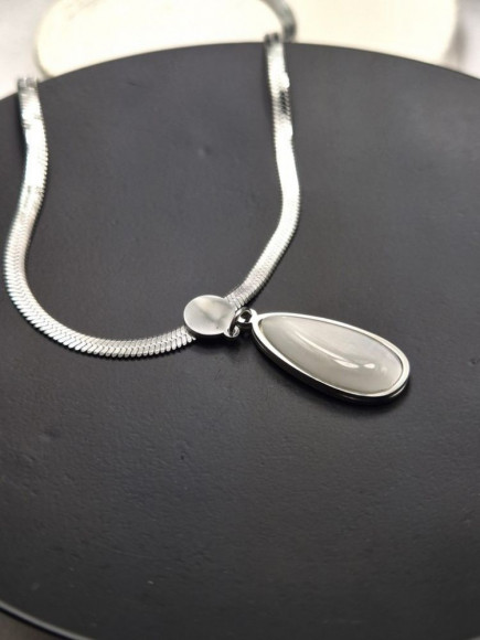 Массивная плоская цепочка с крупной подвеской из камня J10539CJJ