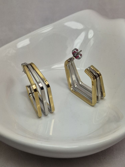 Серьги гвоздики из стали с напылением золотом квадраты J11500CJJ