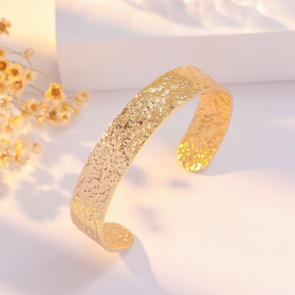 Браслет жесткий сияющий с эффектом алмазной грани 1J12205CJJ Браслет жесткий сияющий с эффектом алмазной грани 1J12205CJJ