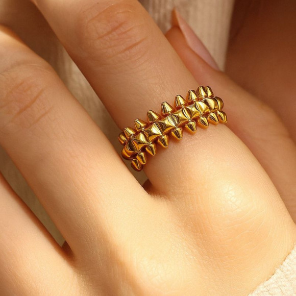 Золотистое стальное кольцо с острыми шипами 1J12068CJJ