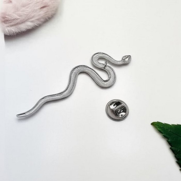Стальная брошь змейка J10072CJJ