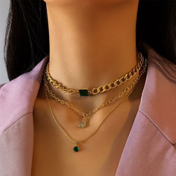 Тройное каскадное колье с изумрудными кристаллами 1J12441CJJ Тройное каскадное колье с изумрудными кристаллами 1J12441CJJ