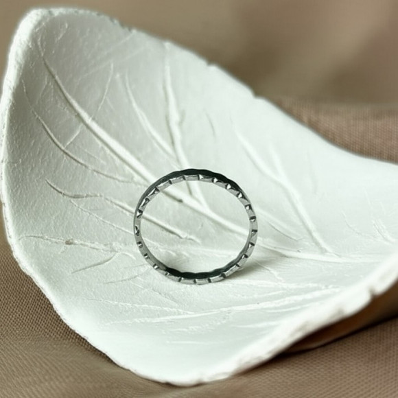 Фигурное кольцо с алмазной гранью из стали J10236CJJ Фигурное кольцо с алмазной гранью из стали J10236CJJ