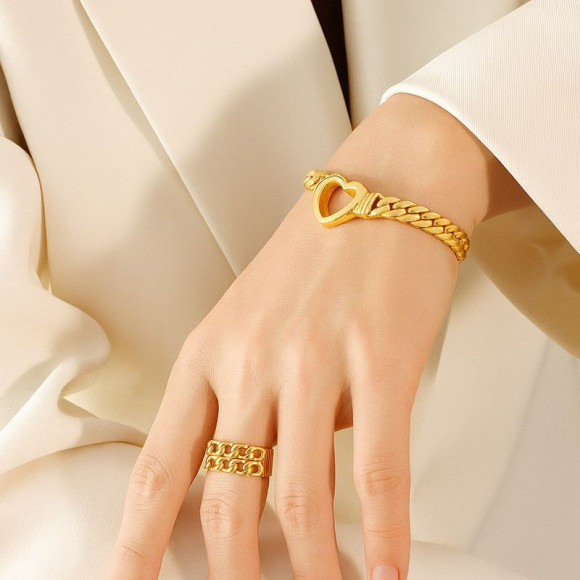 Браслет титановая сталь напыление золотом сердце 1J12137CJJ Браслет титановая сталь напыление золотом сердце 1J12137CJJ