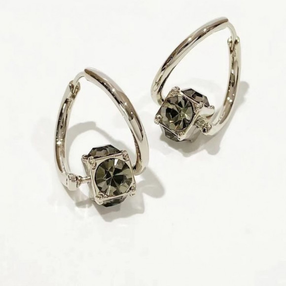 Серьги-гвоздики с кристаллом в геометрической оправе J10437CJJ