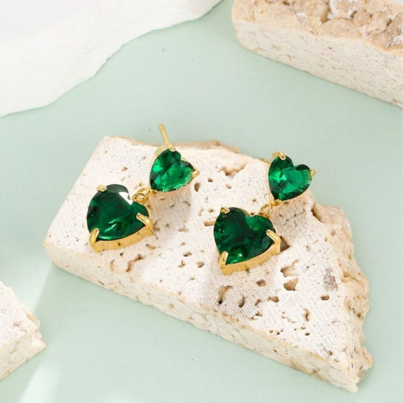 Вечерние серьги-пусеты изумрудные сердца 1J11273(CJJ)