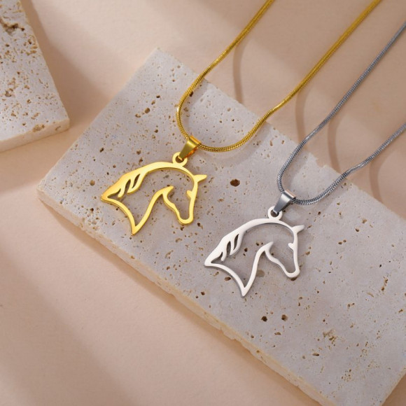 Золотистая цепочка с кулоном в виде контура лошади 1J12457CJJ