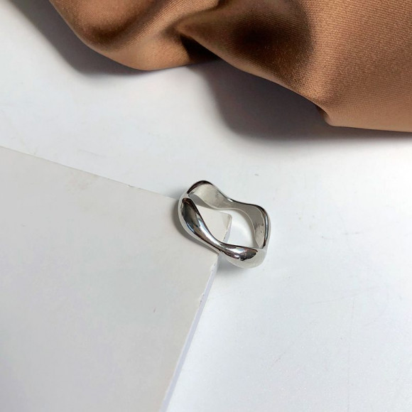 Разомкнутое кольцо зигзаг с платиновым блеском 1J11926CJJ Разомкнутое кольцо зигзаг с платиновым блеском 1J11926CJJ