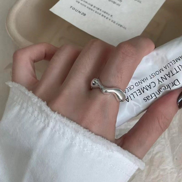 Разомкнутое кольцо зигзаг с платиновым блеском 1J11926CJJ Разомкнутое кольцо зигзаг с платиновым блеском 1J11926CJJ