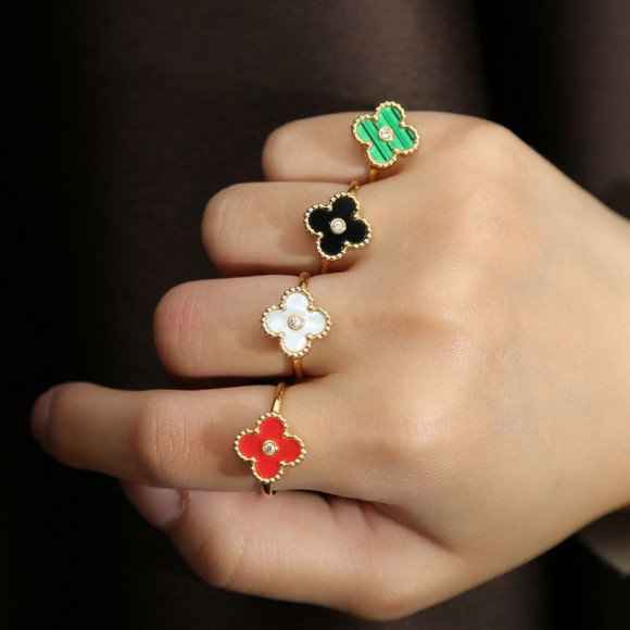 Кольцо медь напыление золотом клевер 1J12075CJJ Кольцо медь напыление золотом клевер 1J12075CJJ