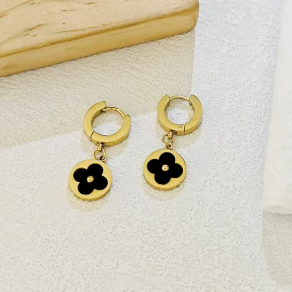 Серьги-гвоздики стальные с напылением золотом клевер J10207CJJ Серьги-гвоздики стальные с напылением золотом клевер J10207CJJ