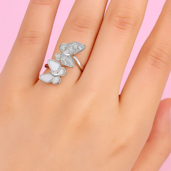 Разомкнутое кольцо с двумя бабочками из эмали и страз 1J12076CJJ Разомкнутое кольцо с двумя бабочками из эмали и страз 1J12076CJJ