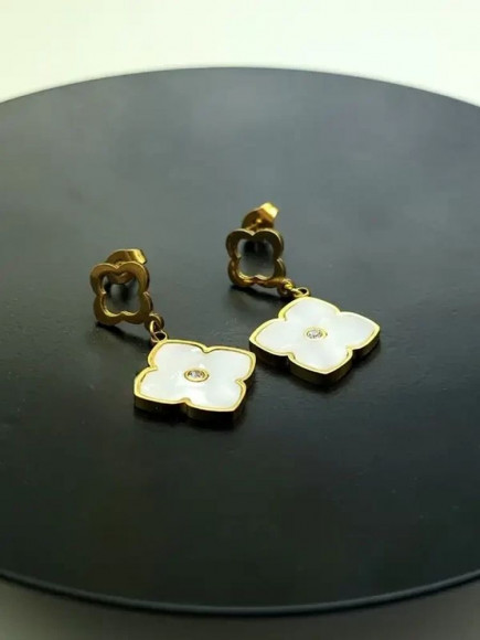 Висячие стальные серьги с белым перламутровым клевером J10225CJJ Висячие стальные серьги с белым перламутровым клевером J10225CJJ