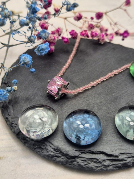 Нежные бусы из бисера с розовым граненым кристаллом J10726CJJ Нежные бусы из бисера с розовым граненым кристаллом J10726CJJ