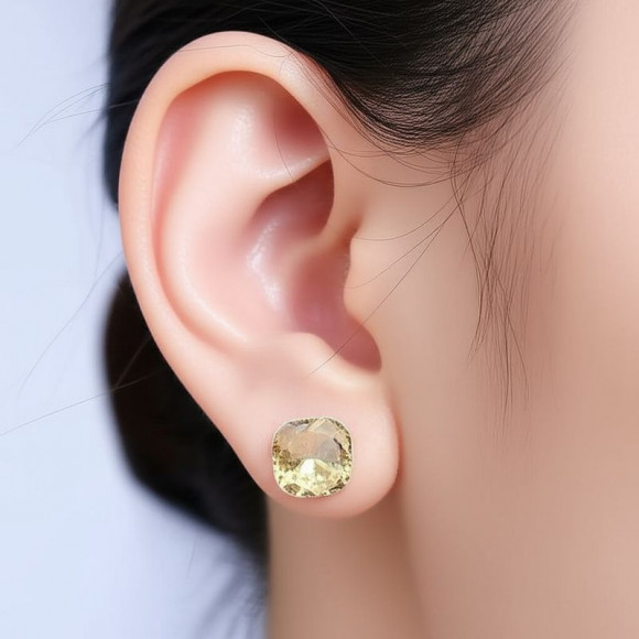 Сияющие серьги-пусеты с золотистыми кристаллами 1J11824CJJ Сияющие серьги-пусеты с золотистыми кристаллами 1J11824CJJ