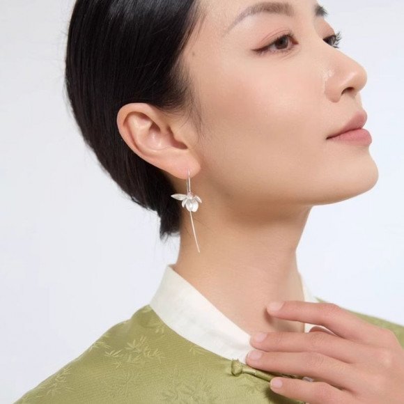 Длинные серьги-подвески «Серебряный подснежник» 1J12481CJJ