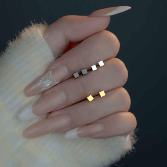 Серьги-гвоздики кубики 1J11693CJJ Серьги-гвоздики кубики 1J11693CJJ