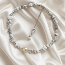 Бусы из серого камня с жемчужным акцентом 1J11937CJJ Бусы из серого камня с жемчужным акцентом 1J11937CJJ