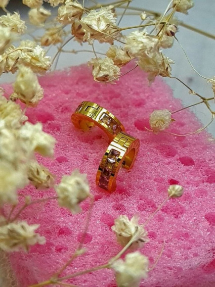 Стальные серьги-конго с напылением золотом и фианитами J10251CJJ