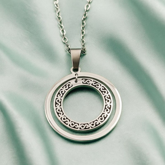 Колье с двойной круглой подвеской и россыпью кристаллов J10810CJJ Колье с двойной круглой подвеской и россыпью кристаллов J10810CJJ