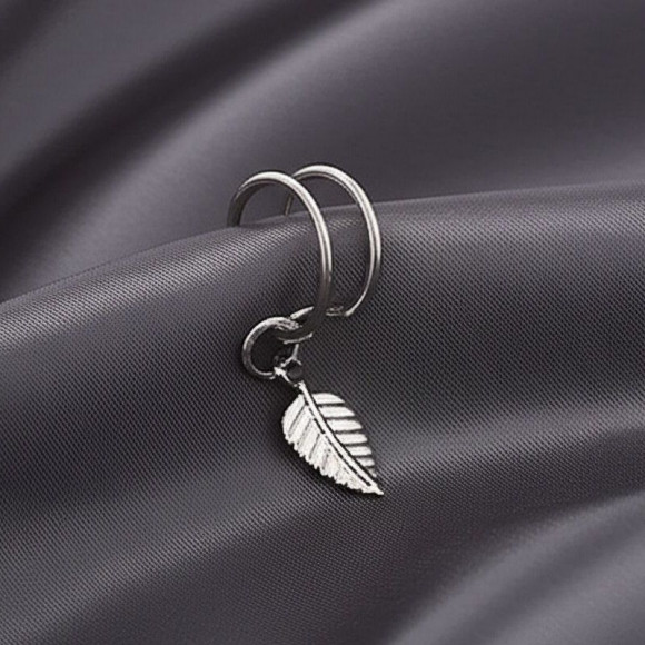 Серебристый кафф с подвеской-листом 2D67317MCK