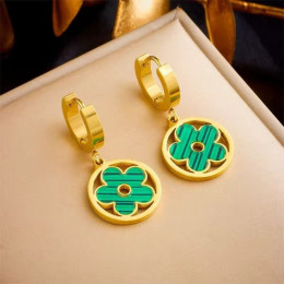 Золотистые серьги-кольца с зеленым клевером 1J11286CJJ