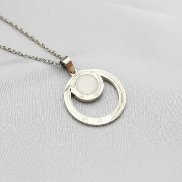 Колье с подвеской в форме диска с винтовым дизайном J10816CJJ