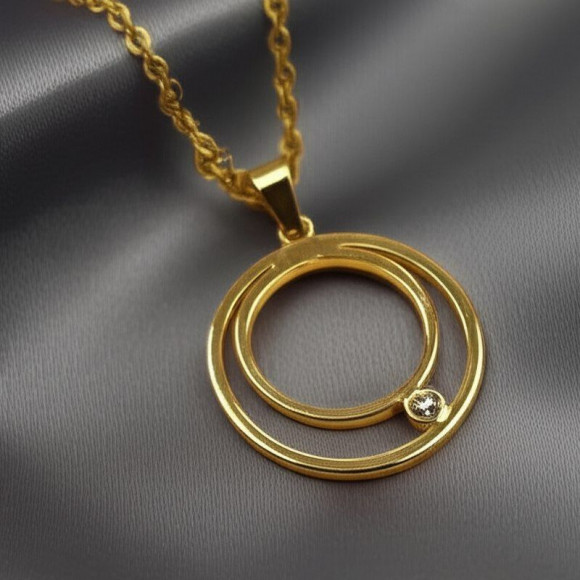 Золотистое колье с двойной круглой подвеской и фианитом J10814CJJ Золотистое колье с двойной круглой подвеской и фианитом J10814CJJ