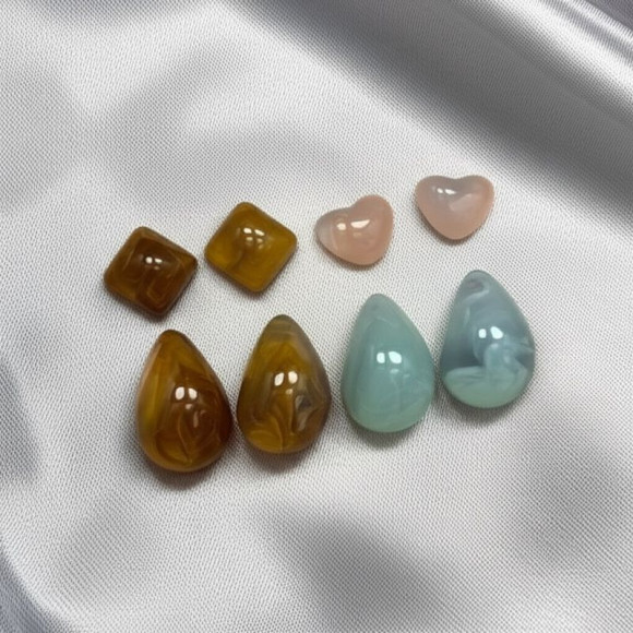 Набор акцентных акриловых серег пусет в форме капель и сердец J11380CJJ