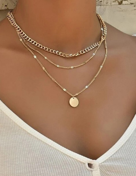 Многослойное колье из золотистых цепей с медальоном Q51975MSK Многослойное колье из золотистых цепей с медальоном Q51975MSK