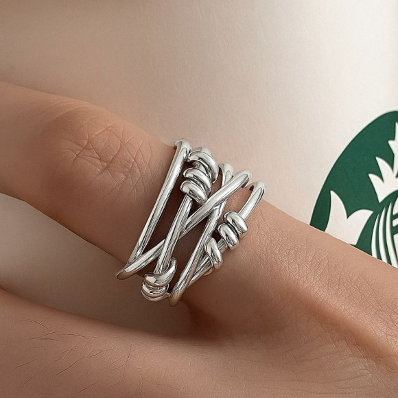 Широкое фактурное кольцо с эффектом мятого металла 1J12129CJJ