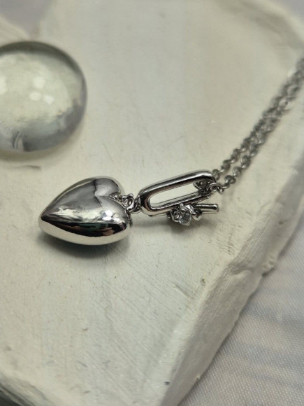 Романтичное колье с подвеской в форме сердца с кошачьим глазом J10833CJJ