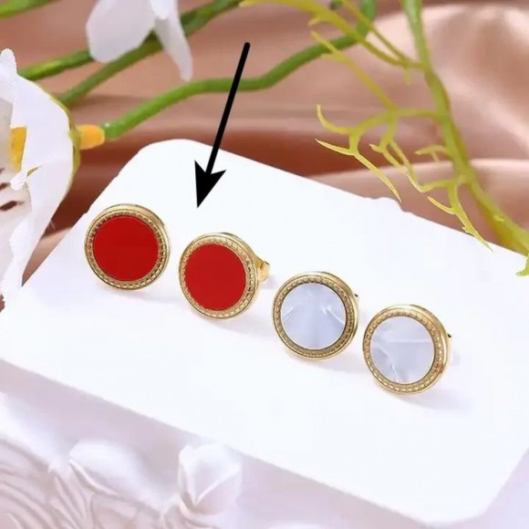 Стальные серьги-пусеты с красной эмалью 1J10130(CJJ)